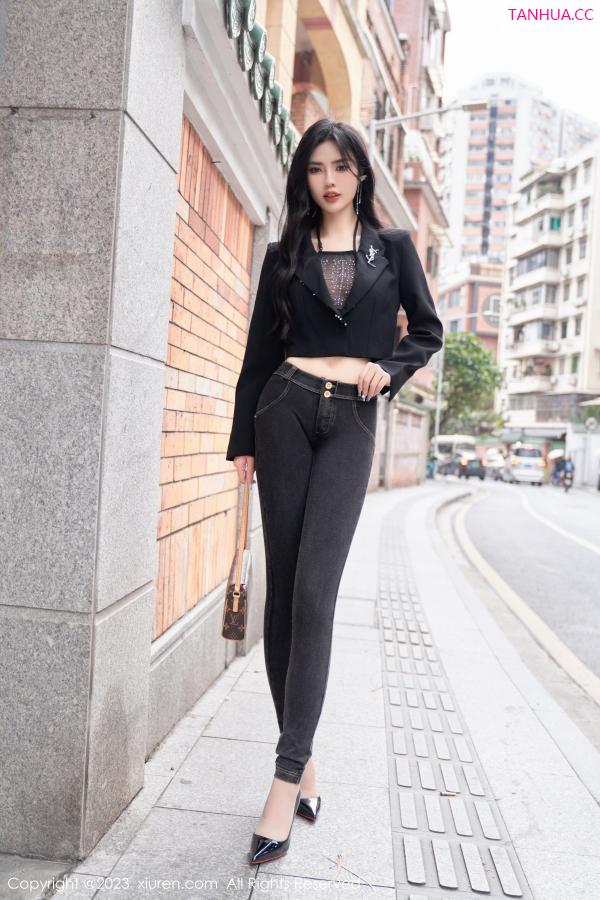 李浅浅  [XiuRen]高清写真图 2023.06.07 No.6874 浅浅Danny 美腿时尚第14张图片